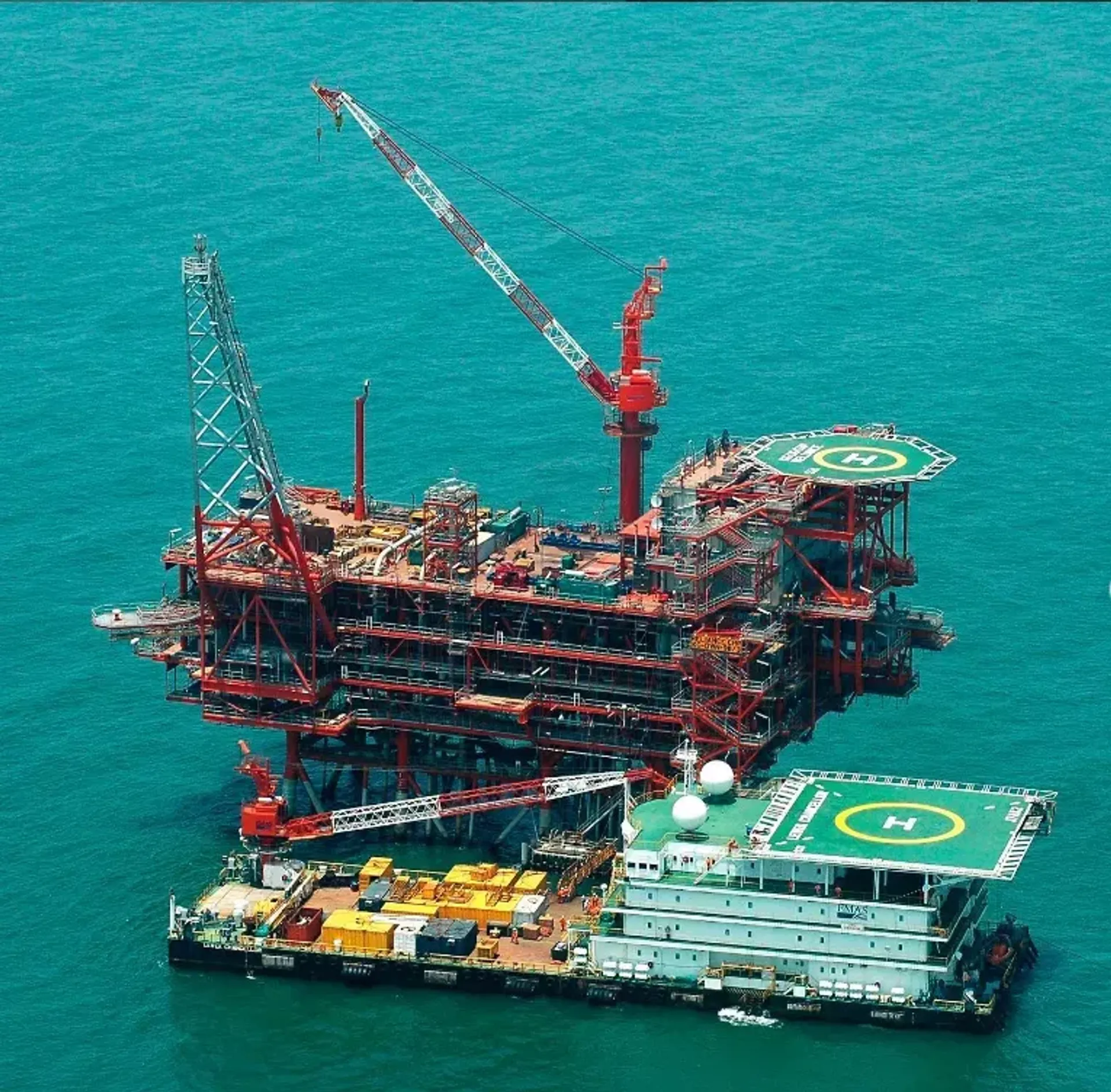 instagram.com/bp_plc