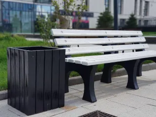Капитал - Скамейки из переработанного пластика появились в столице