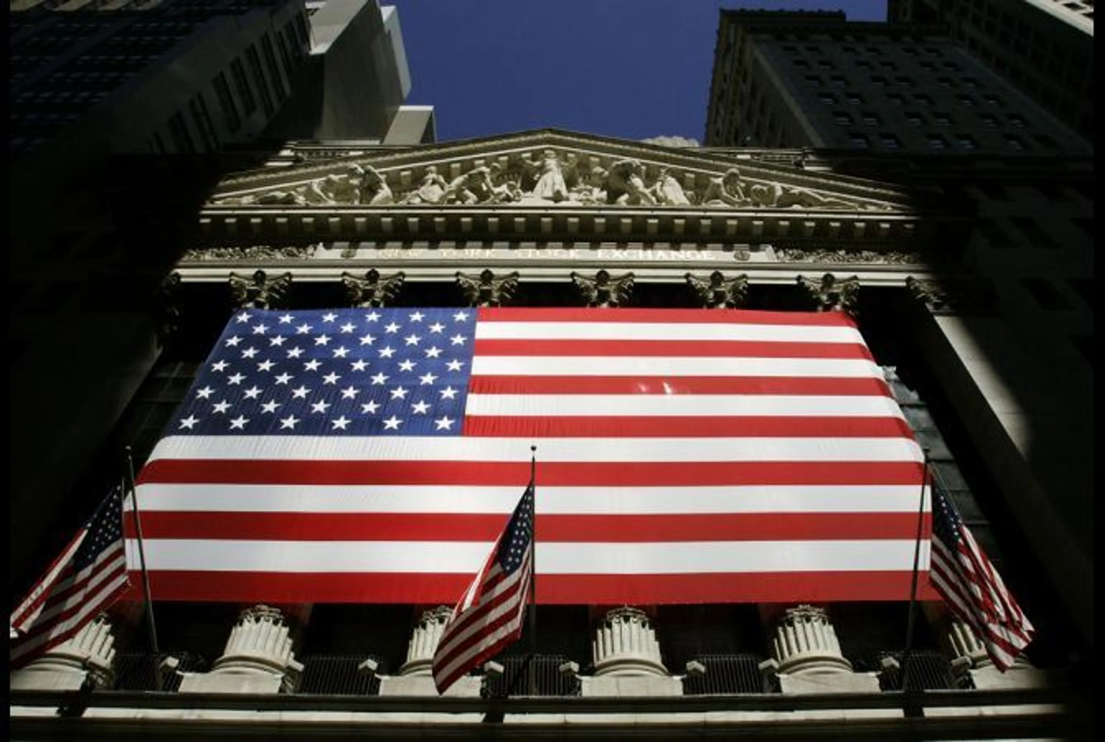 Капитал - Только политика США может «подорвать» доллар