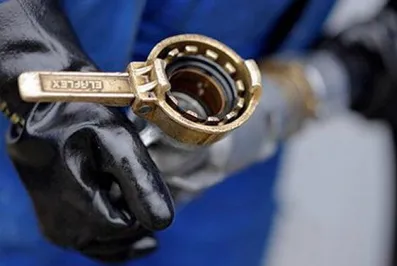 Цены на нефть вновь упали ниже $50 за баррель