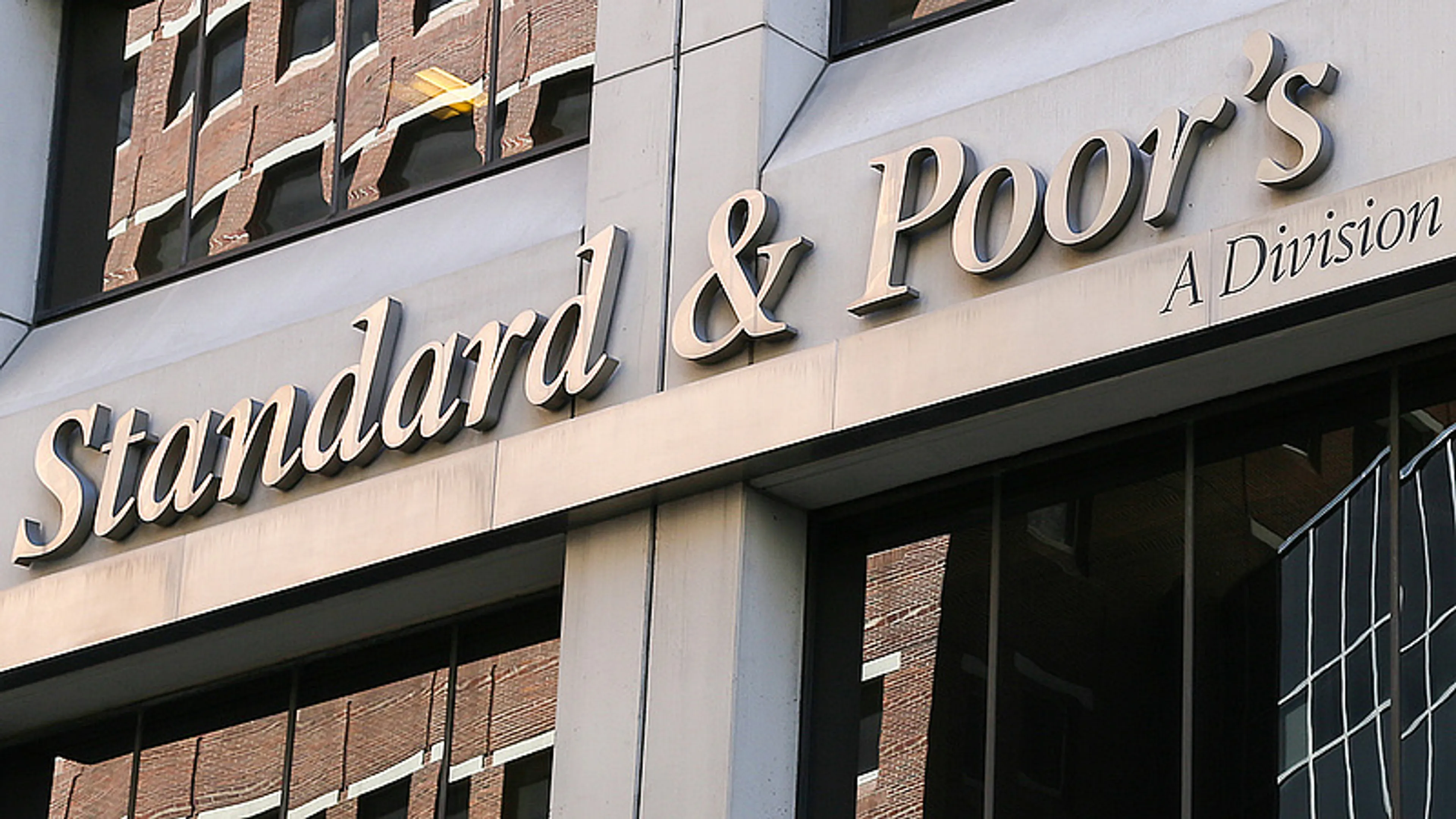 Капитал - Standard & Poor's повысило рейтинг Halyk Bank до BB+/B