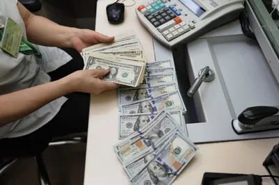 На дневных торгах доллар вырос до 361,5 тенге