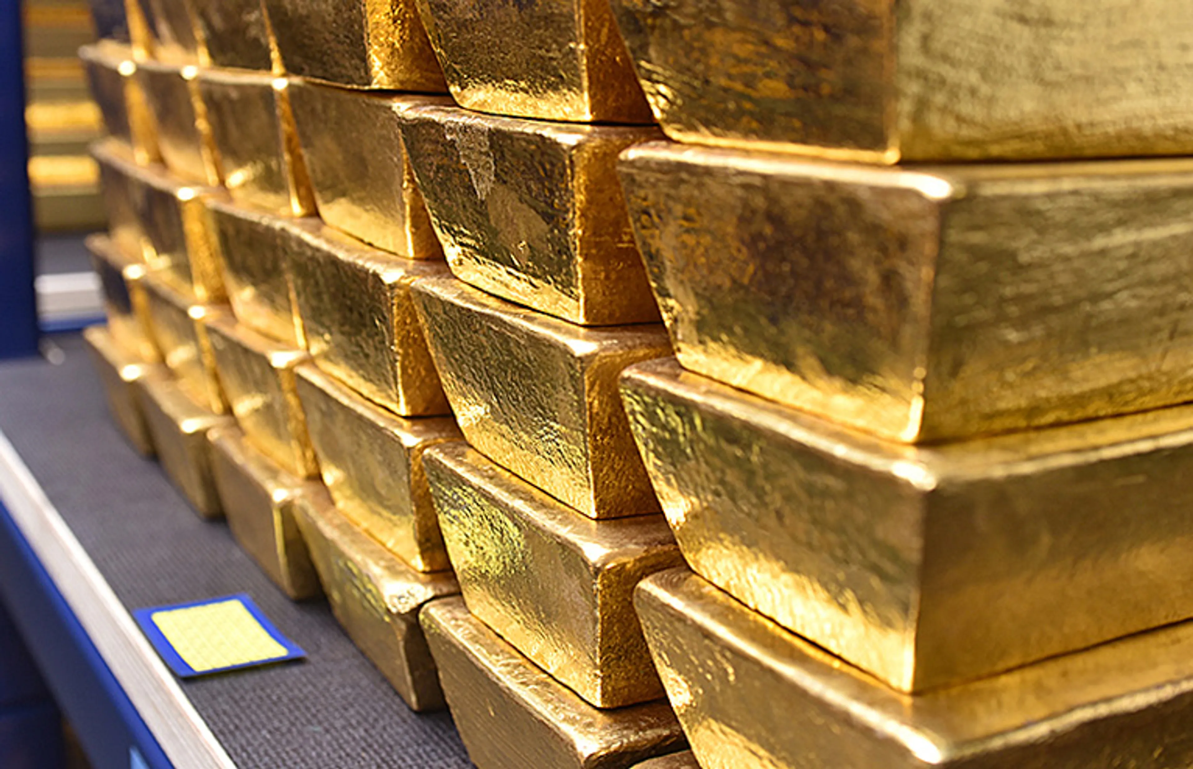 Капитал - Мировые цены на золото превысили $1400 за унцию