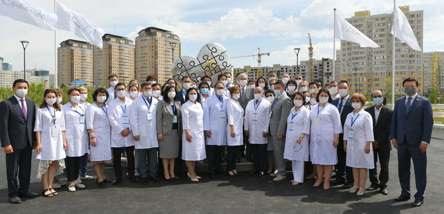 Президент предложил ввести звание «Заслуженный врач РК» - фото kapital.kz