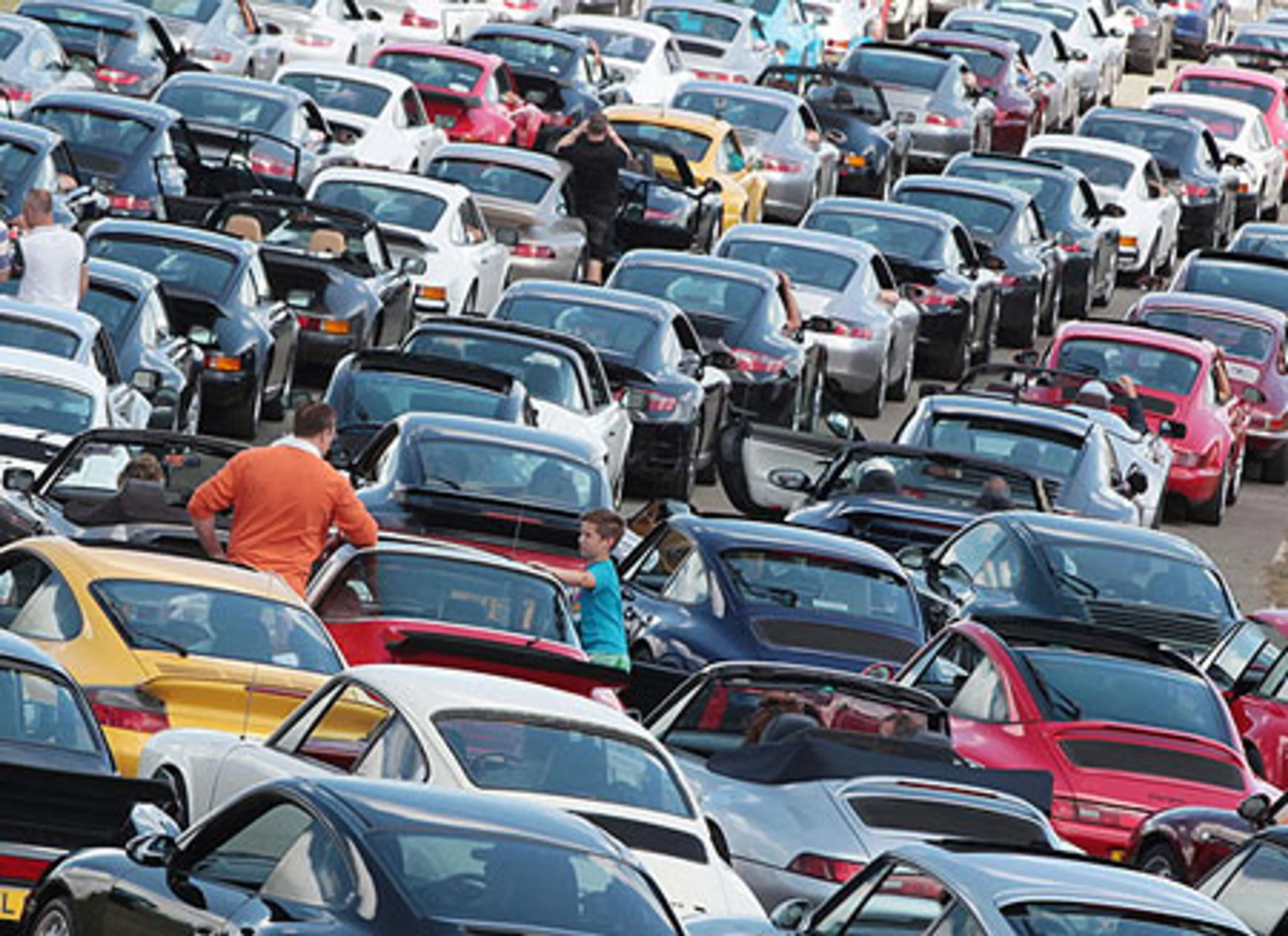 Капитал - 1208 Porsche 911 на треке