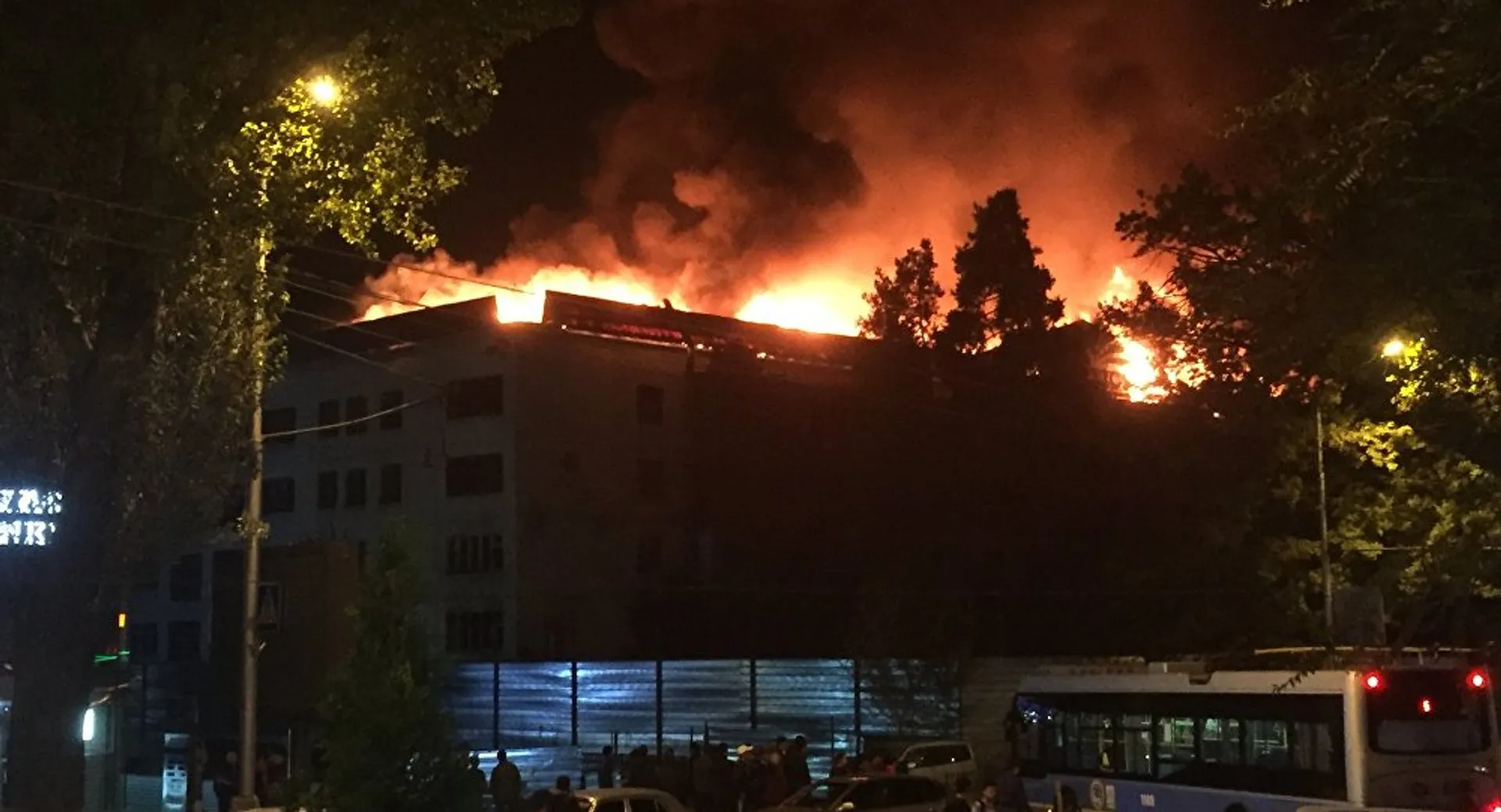 Капитал - Гостиница Жетісу горела в центре Алматы