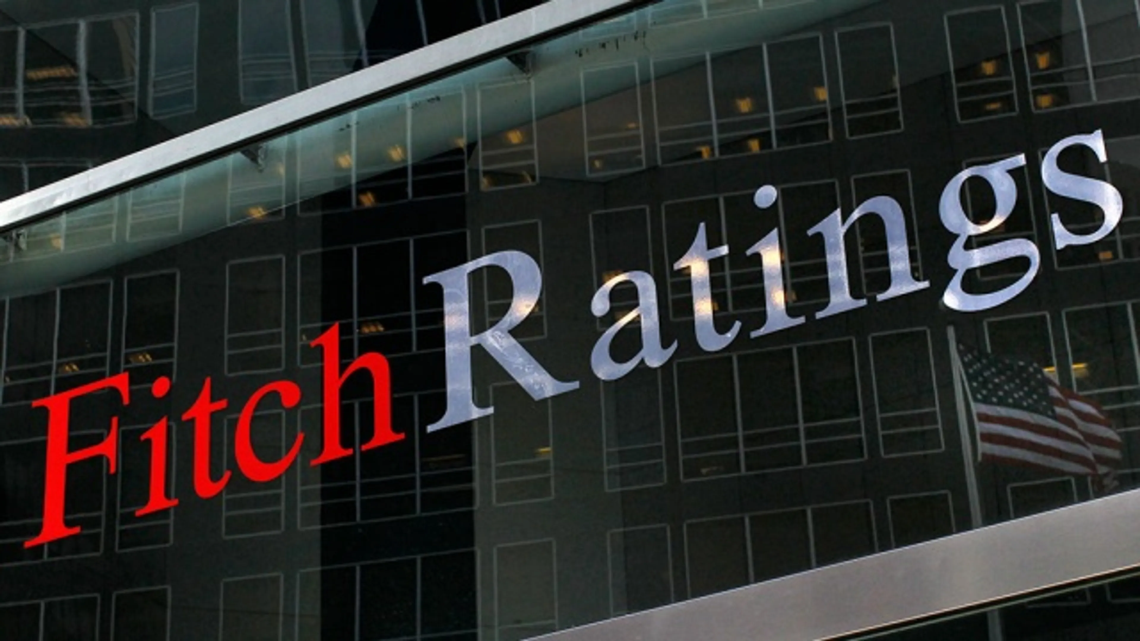 Капитал - Fitch подтвердило рейтинг Сбербанка и отозвало рейтинг ВТБ
