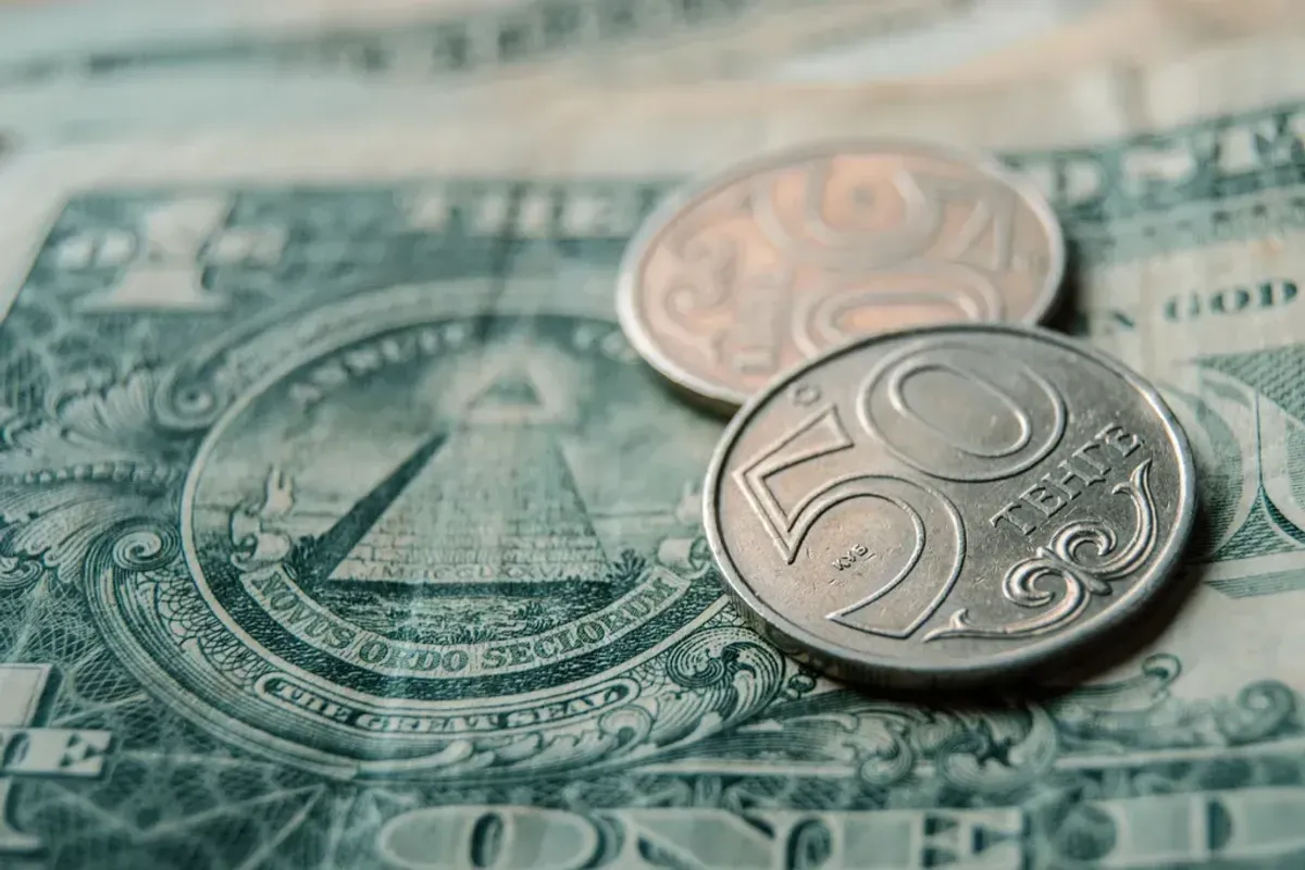 Dollar Trades Above 457.86 Tenge Mark on Exchange