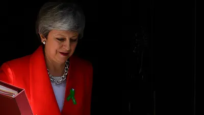 Тереза Мэй объявила об отставке