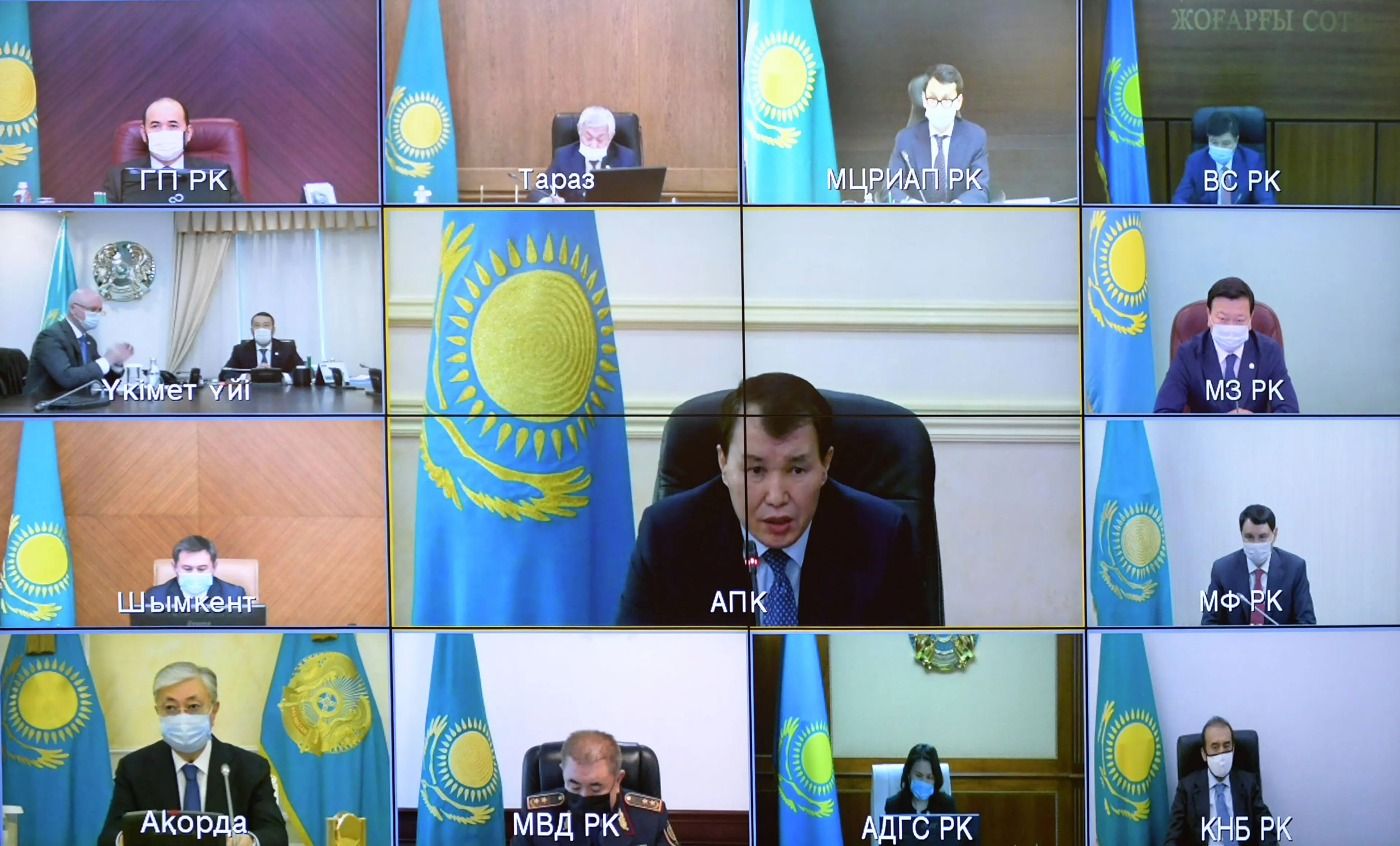 Капитал - Президент: Борьба с коррупцией не должна превращаться в кампанейщину