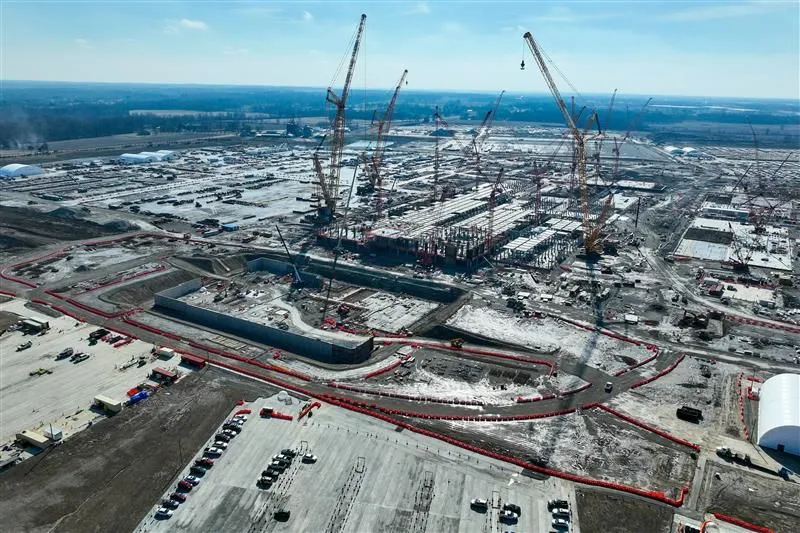 Intel переносит запуск завода в Огайо до 2030 года