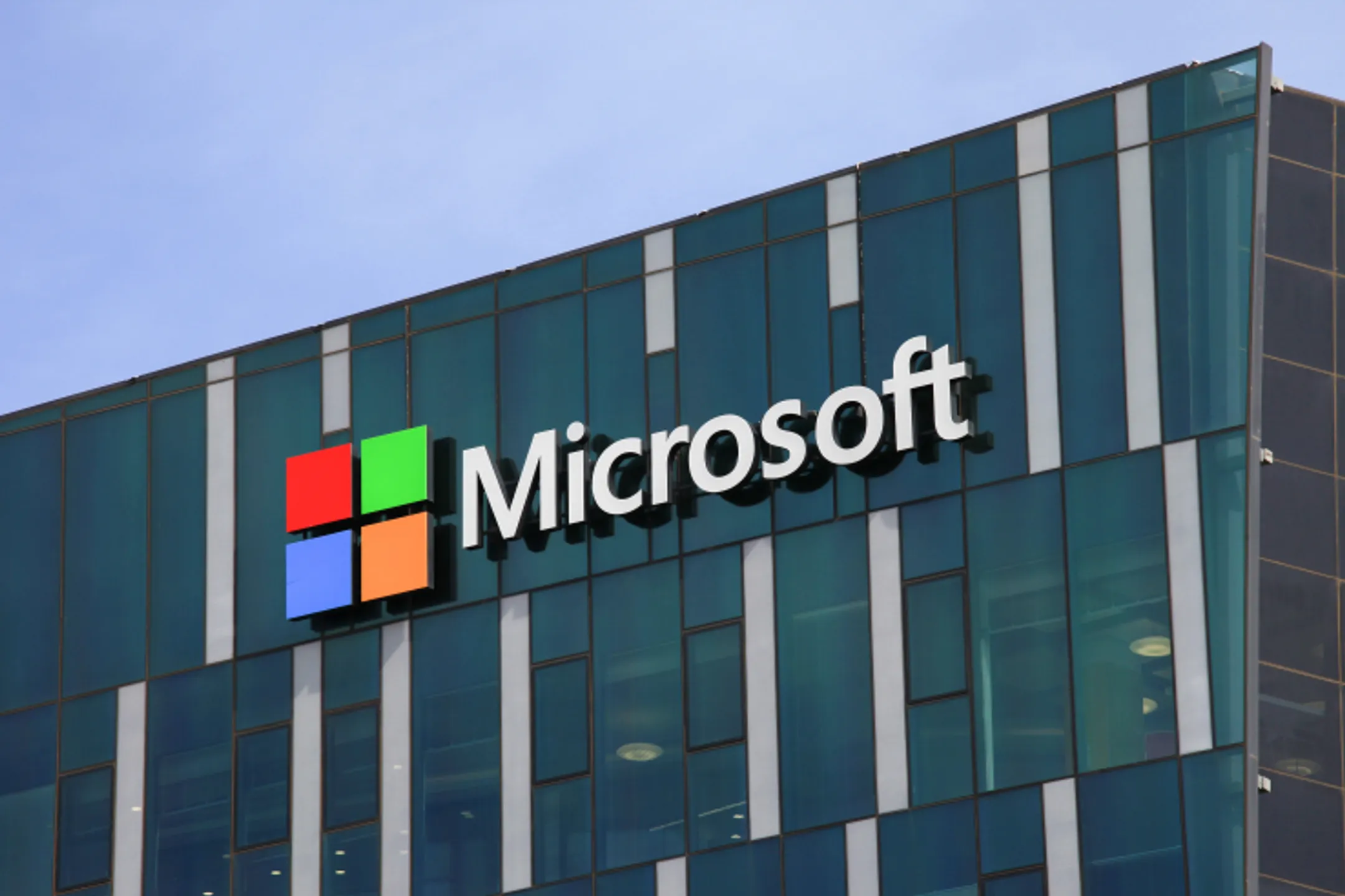 Microsoft поднимает цены для британских компаний - Image Kapital.kz
