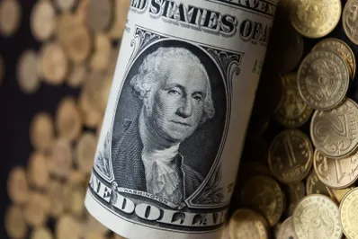 Тенге упал до уровня 2016 года