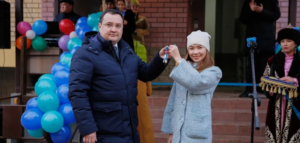 Капитал - В Атырау свыше 100 семей получили жилье по «Нурлы жер»