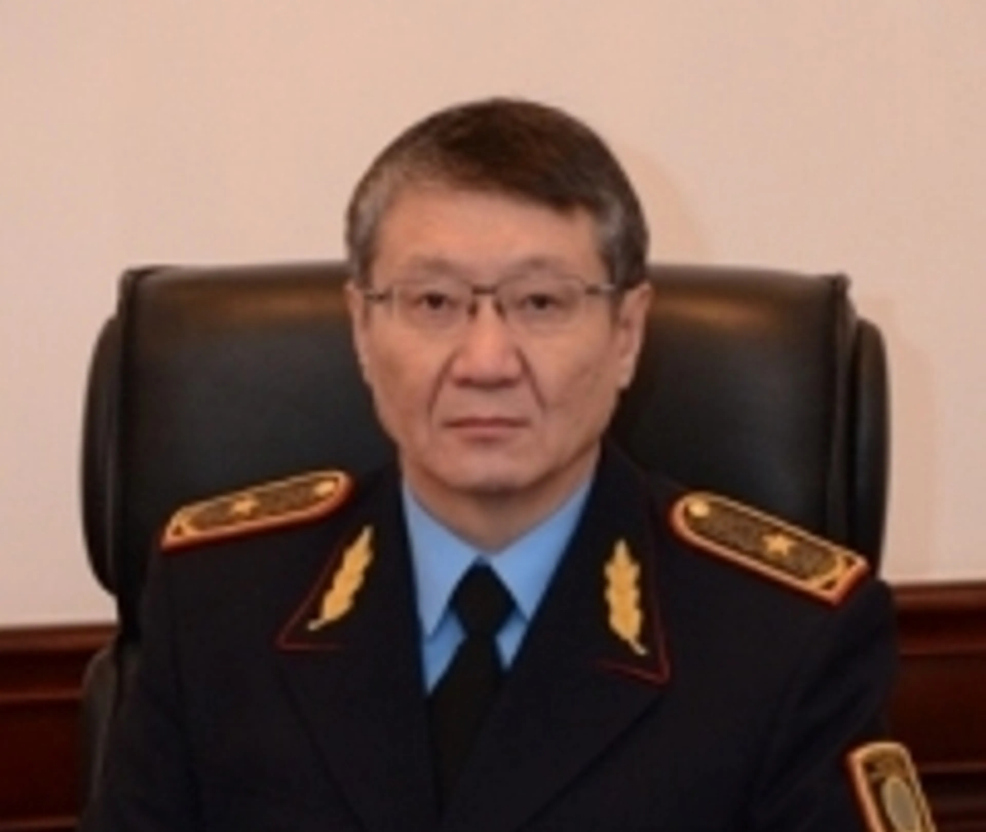 Капитал - Ерлик Кененбаев ушел из МВД