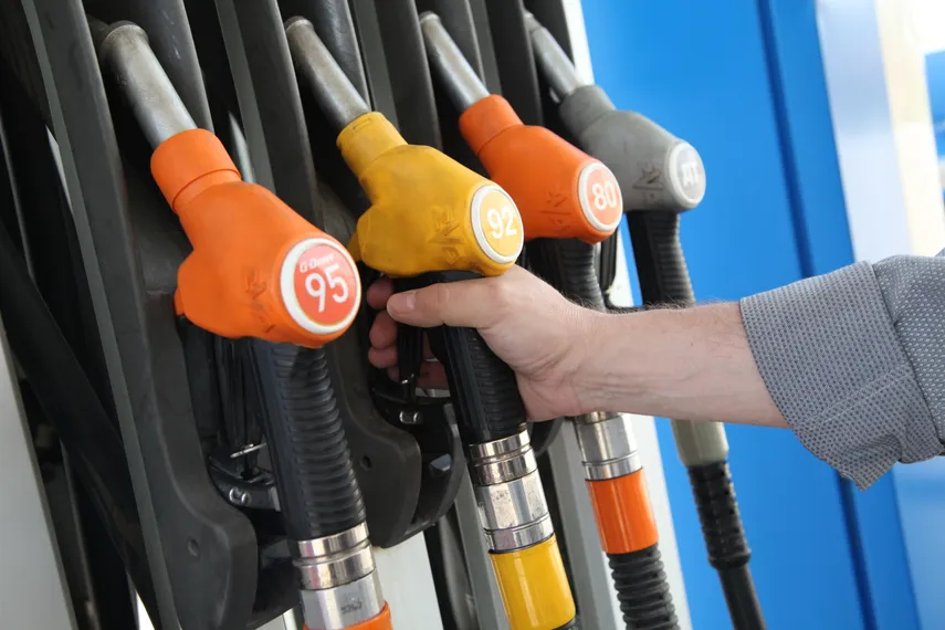 Капитал - Бензин марки АИ-92 подорожал за год на 15%
