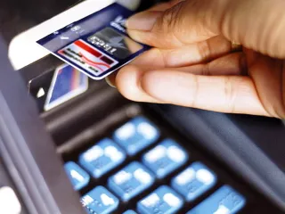 Капитал - В Народном банке объяснили блокировку карт своих клиентов