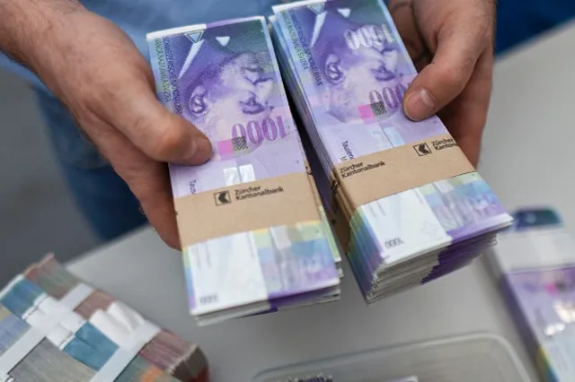 Нацбанк Швейцарии потерял рекордные $23 млрд