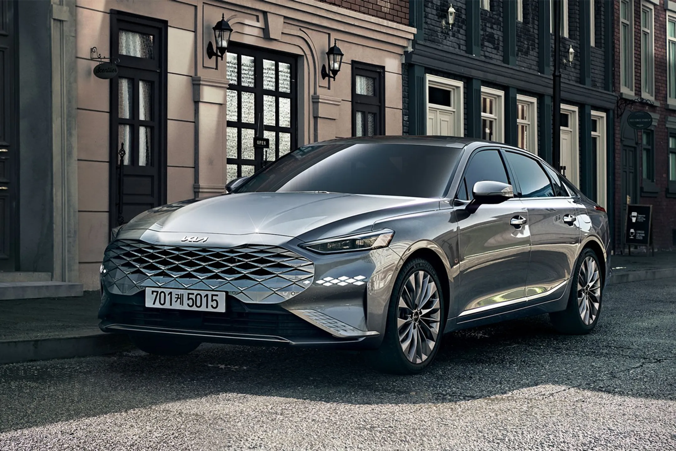 Tesla за биткоины, K8 без секретов и экстремальная Huayra R - Image Kapital.kz