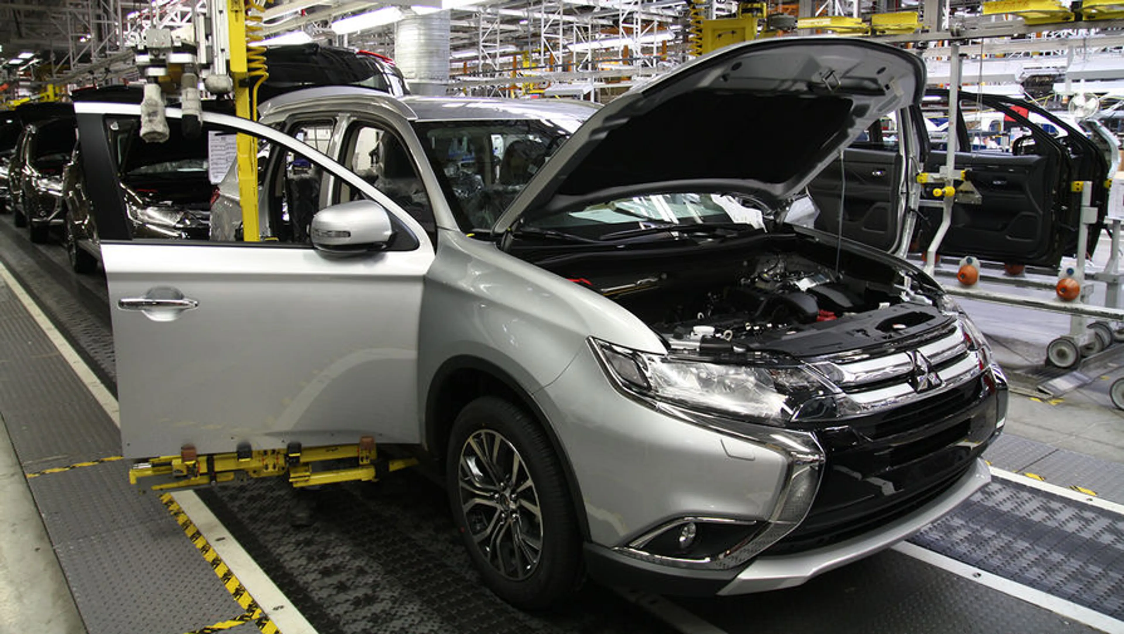 Капитал - В России отзывают автомобили Peugeot и Citroen