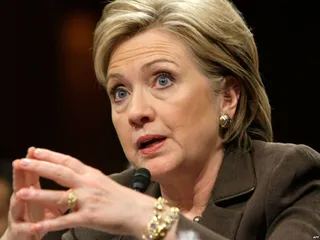 Капитал - Хиллари Клинтон: Путин может быть опасен