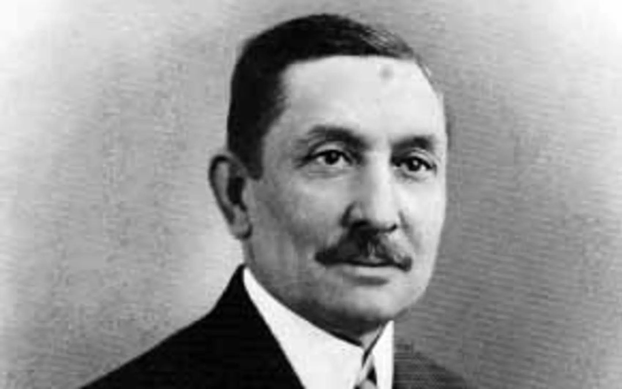 Калеб Брэдхем