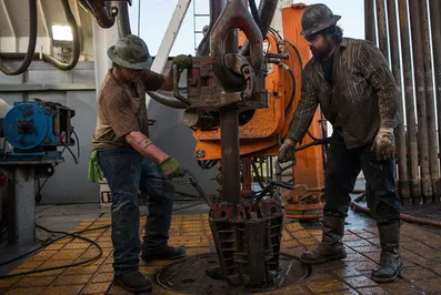 Марка Brent опустилась ниже $33 за баррель