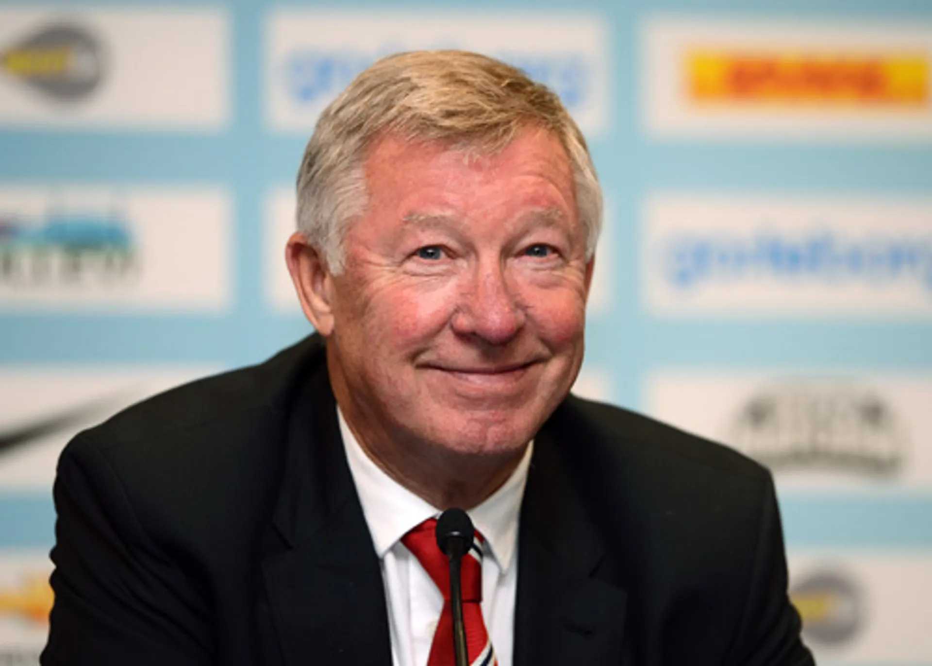 Капитал - Алекс Фергюсон покинет пост тренера «Манчестер Юнайтед»