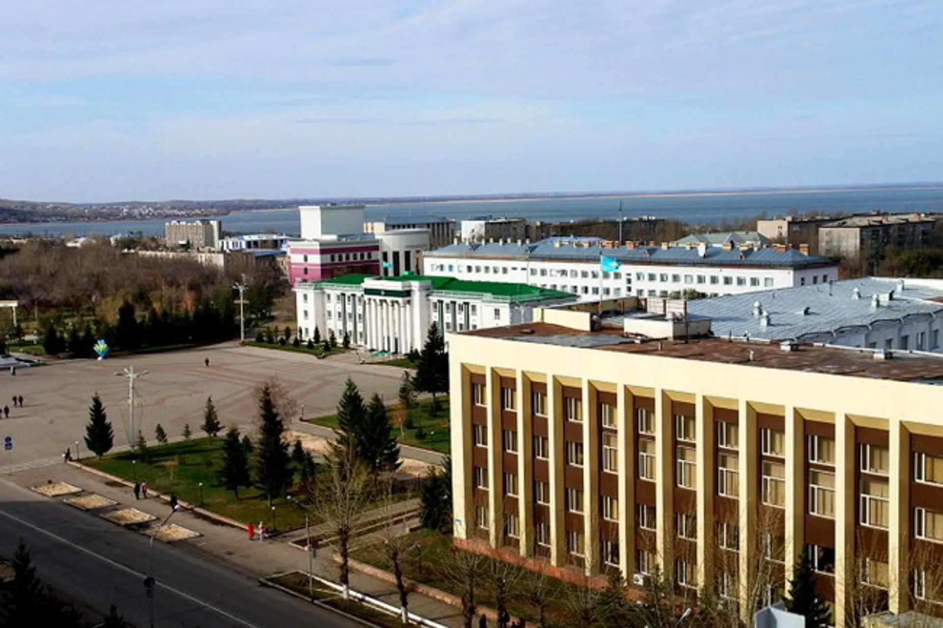 Капитал - В Кокшетау напали на сотрудника финполиции