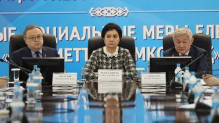 Капитал - Гульшара Абдыкаликова провела совещание по соблюдению трудовых прав