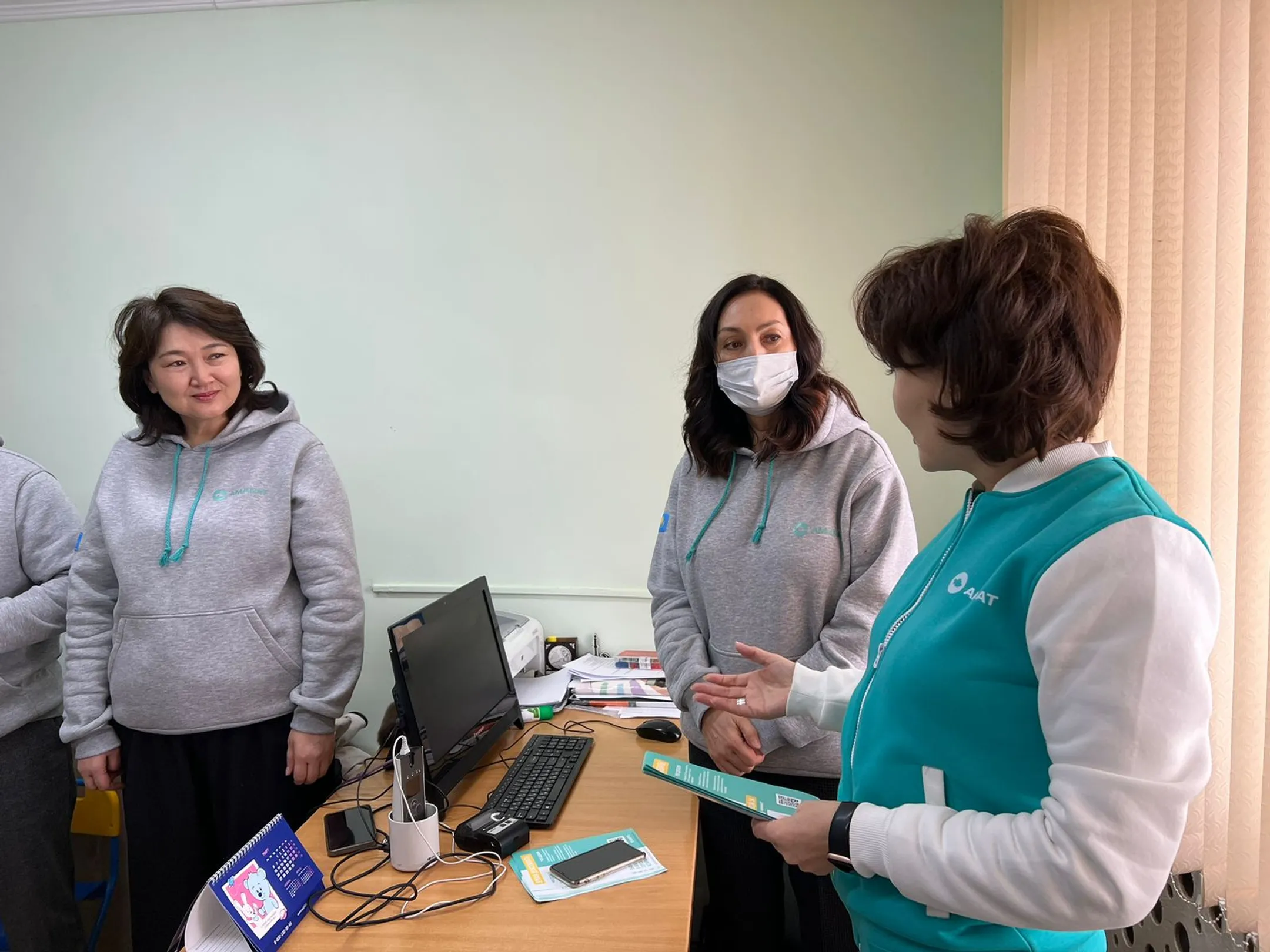 Кандидаты партии «AMANAT» посетили амбулаторию - Image Kapital.kz