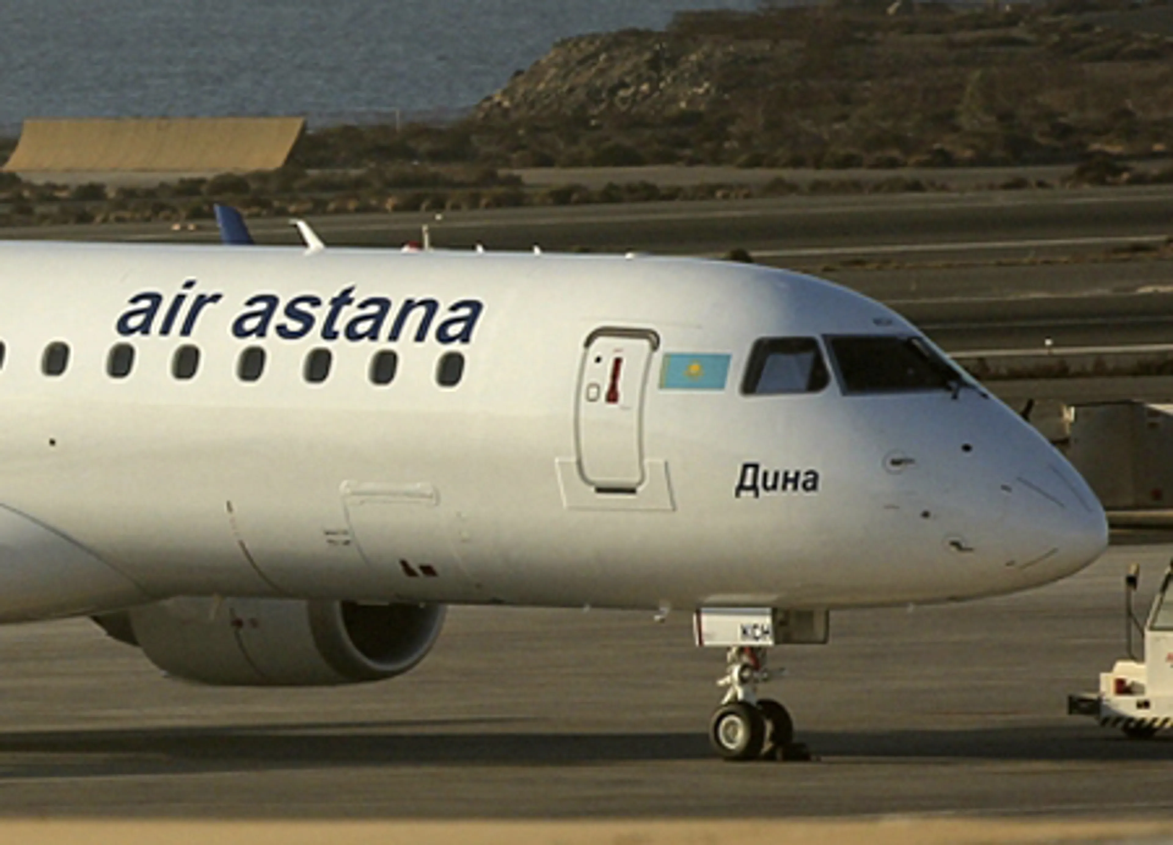 Капитал - Эйр Астана приобрела новый авиалайнер Embraer 190