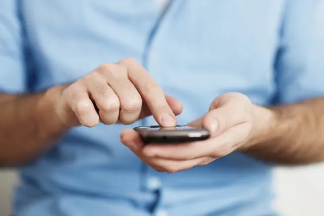 Абоненты activ и Kcell могут оплачивать проезд в автобусах через sms