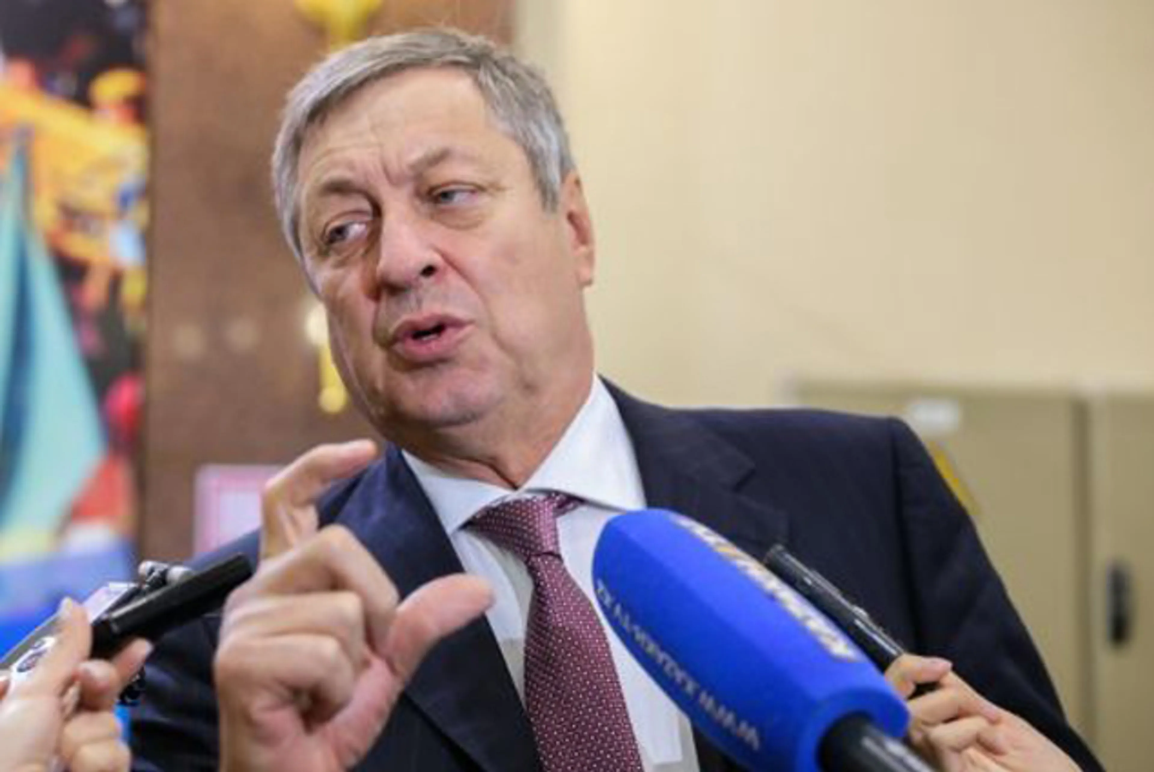 Капитал - Владельцам дорогих джипов посоветовали перейти на газ