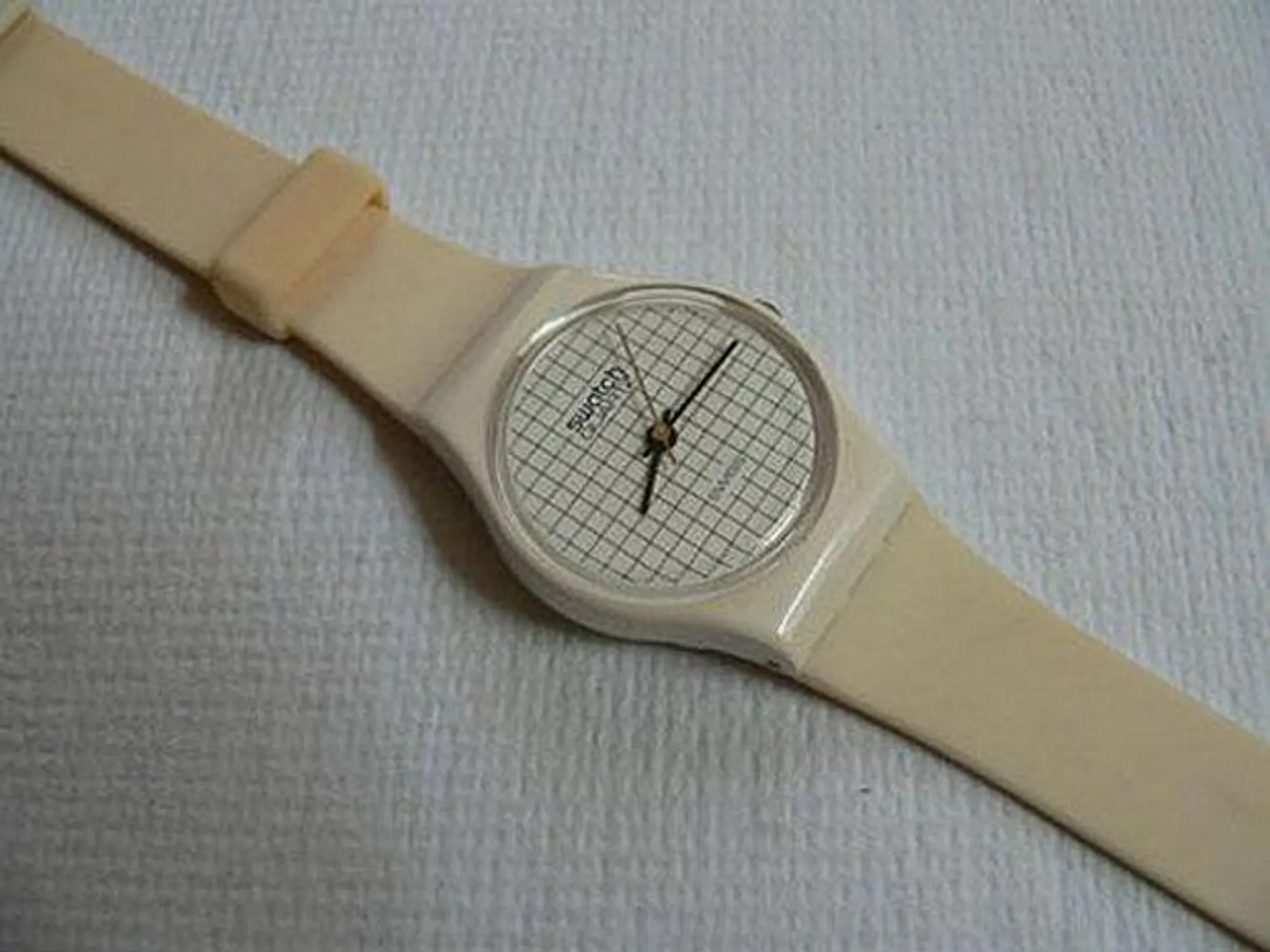 Часы Swatch 1983 года