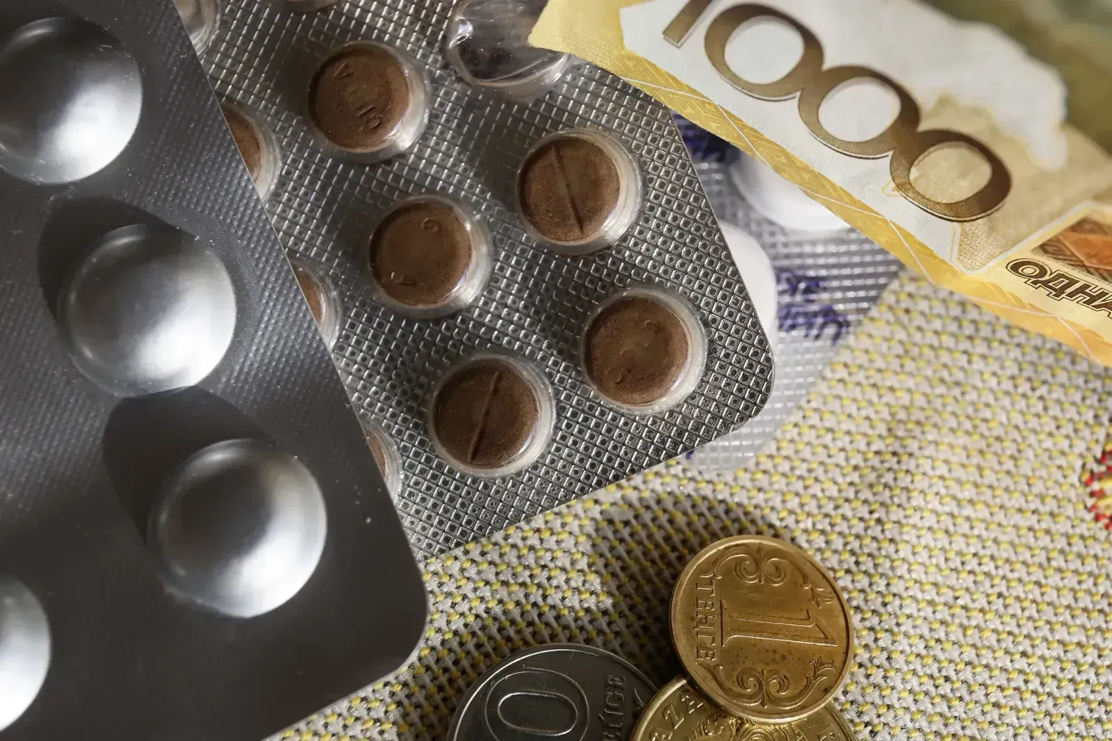 Как в Казахстане усилили контроль за оборотом лекарств и медизделий 