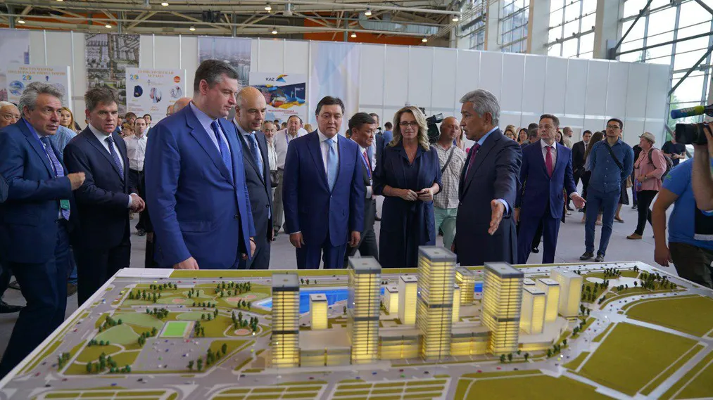 Капитал - В Москве проходит выставка, посвященная юбилею Астаны