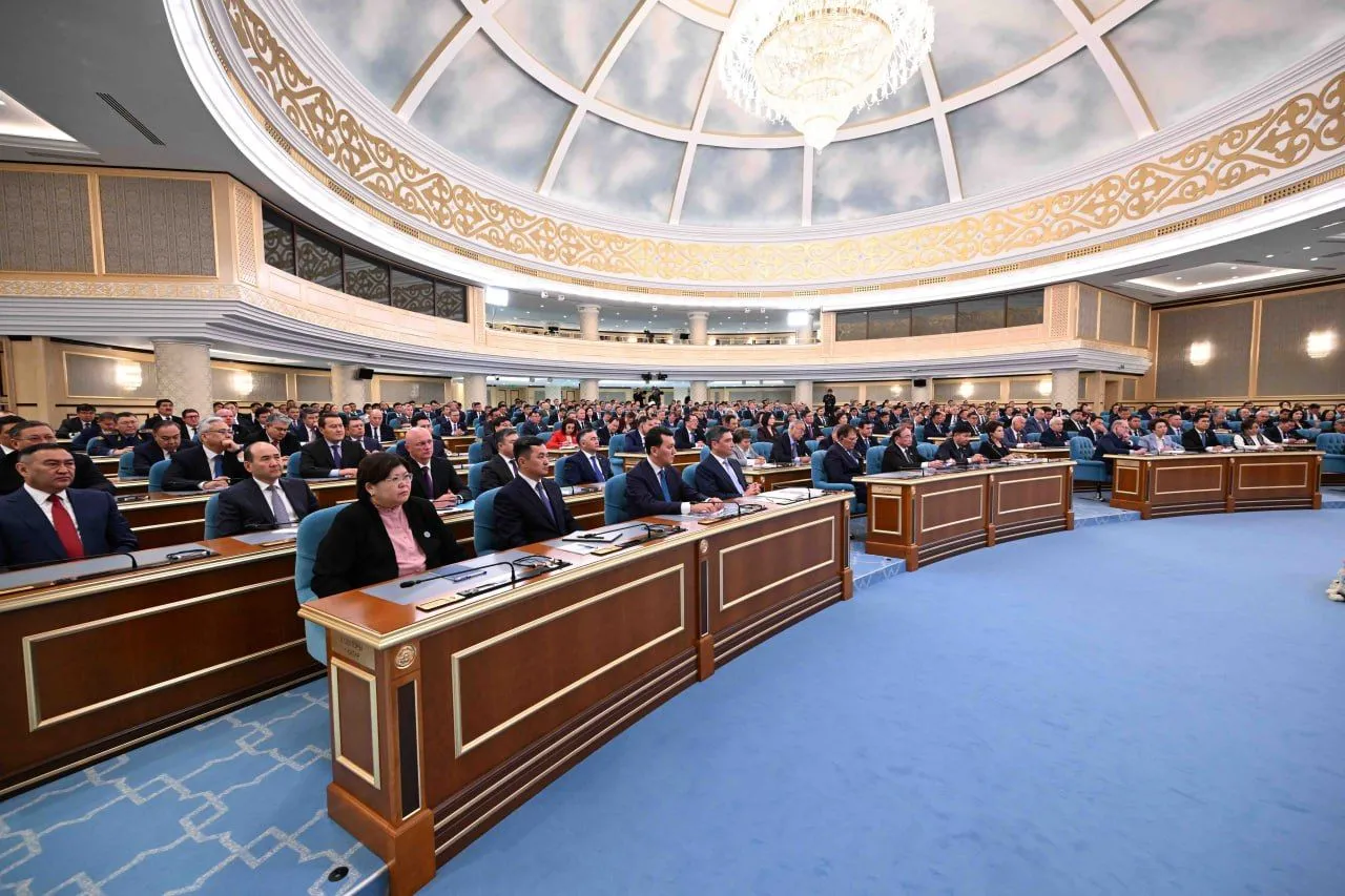 Cоздать национального грузоперевозчика предложил президент