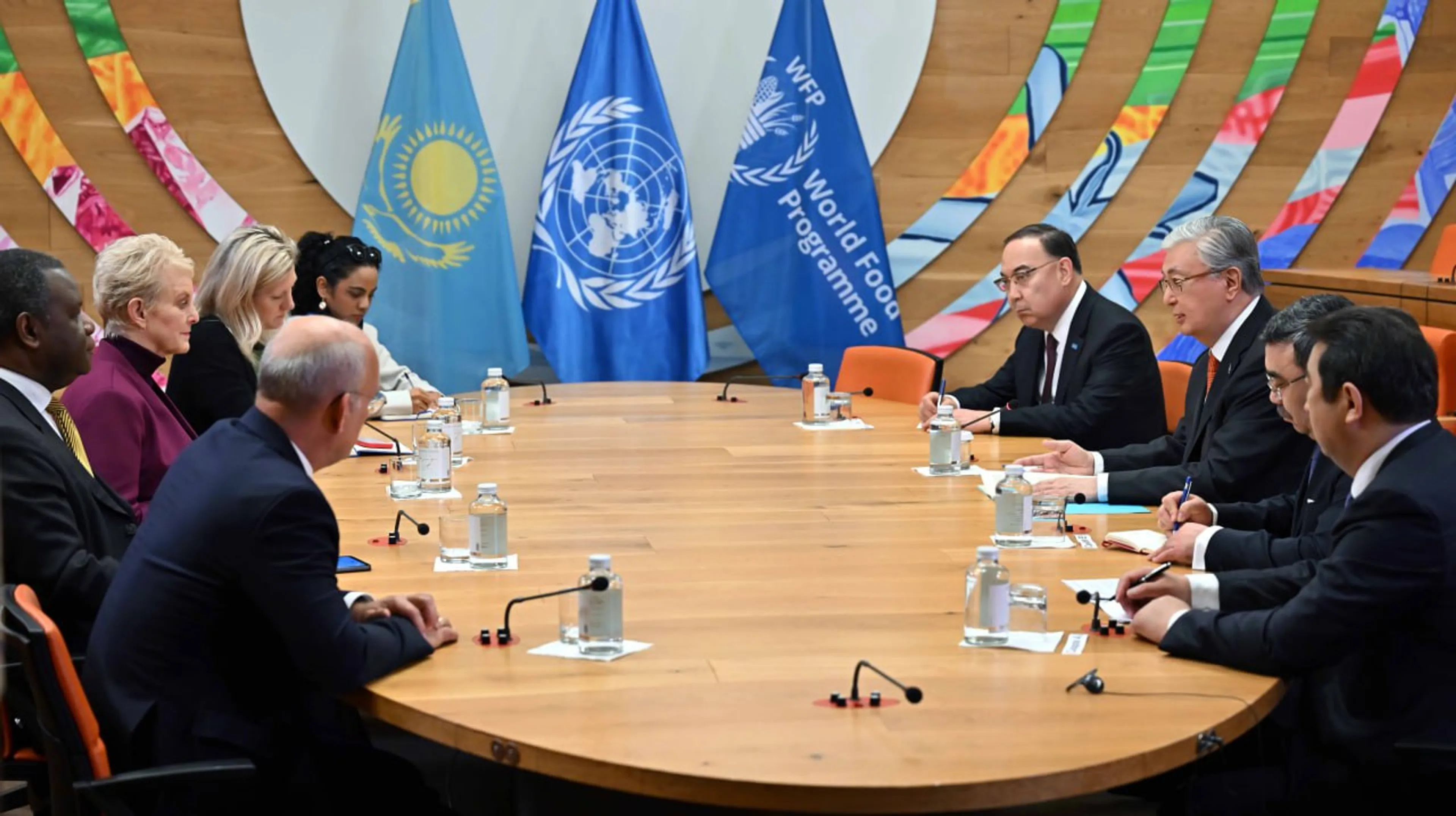 Капитал - Казахстан оказал гуманитарную помощь шести странам на сумму $9,2 млн