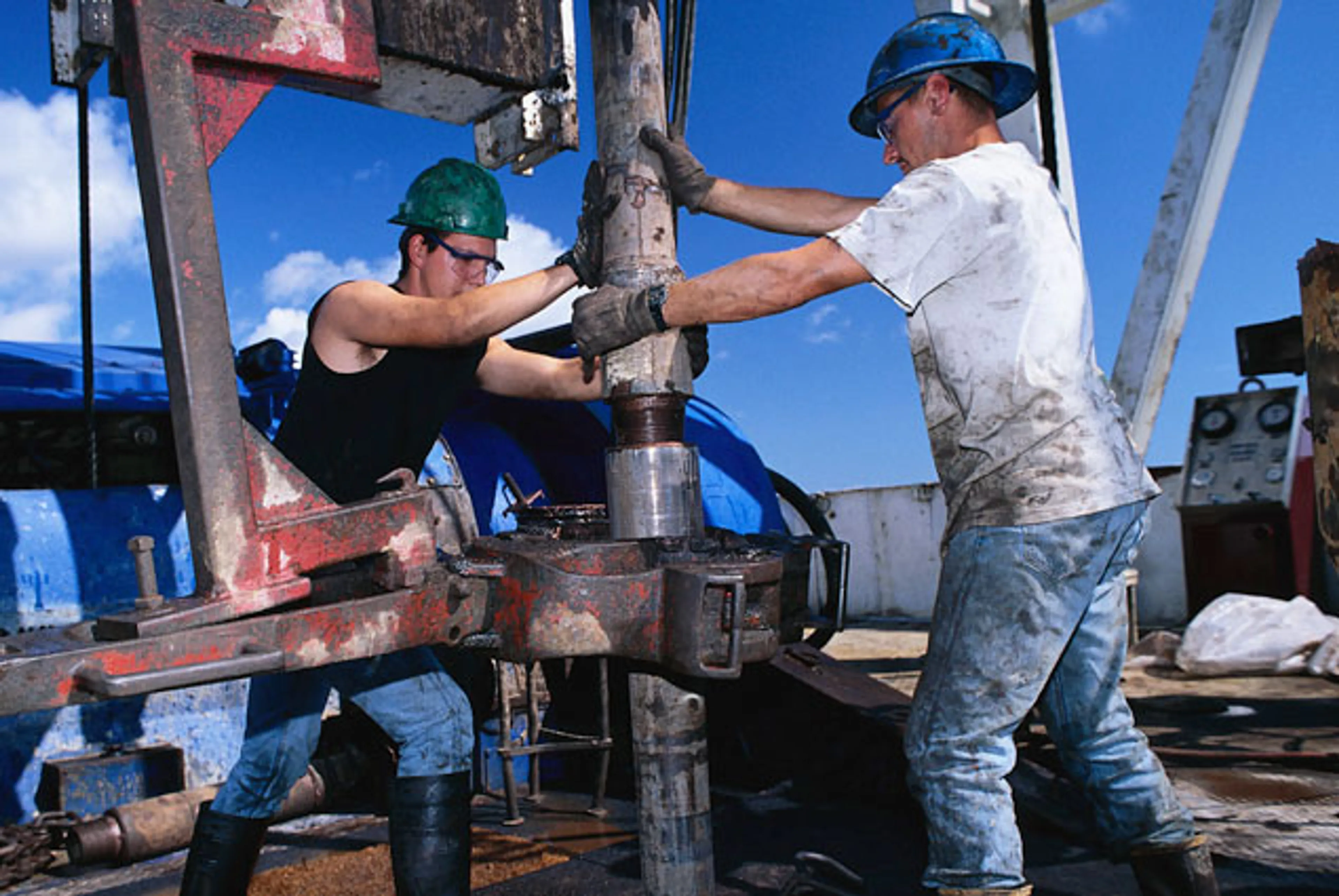 Капитал - Bloomberg: Цены на нефть будут снижаться