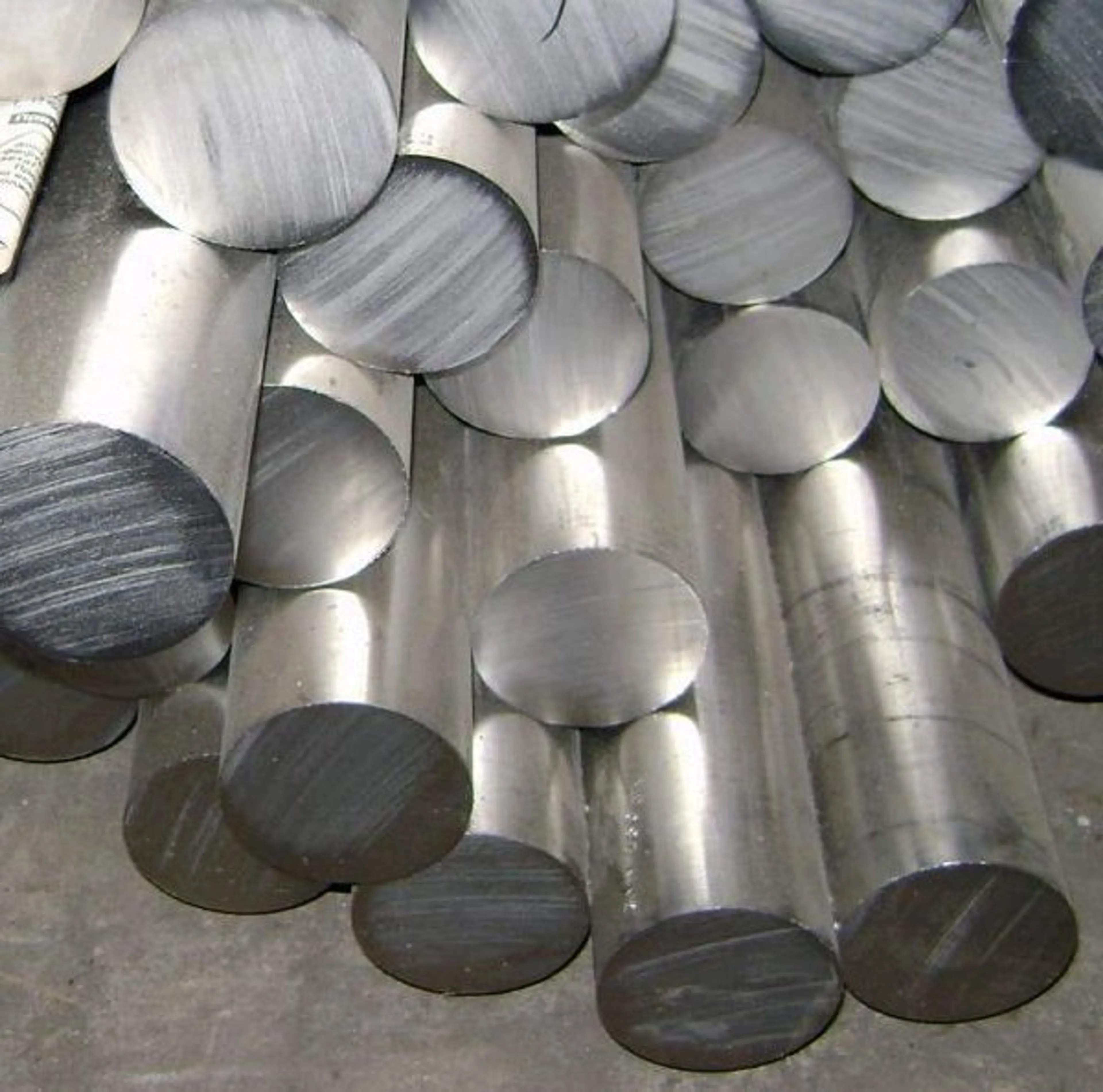 Капитал - Производство нелегированной стали упало на 3% за год