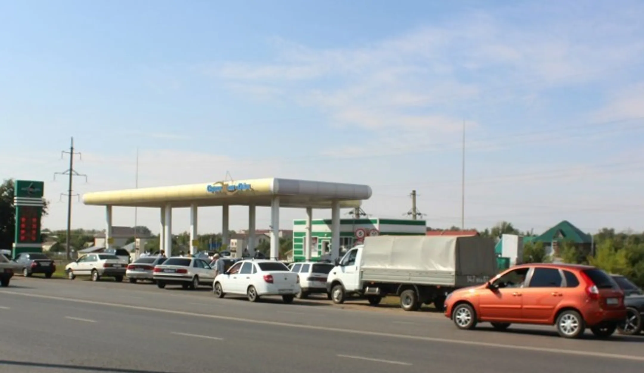 В Уральске образовались очереди на заправках - Image Kapital.kz