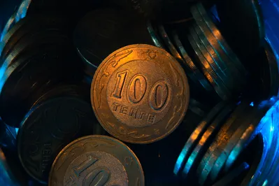 На KASE нацвалюта укрепилась почти на 1 тенге