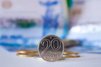 Аналитики прогнозируют курс в коридоре 310−380 тенге за доллар