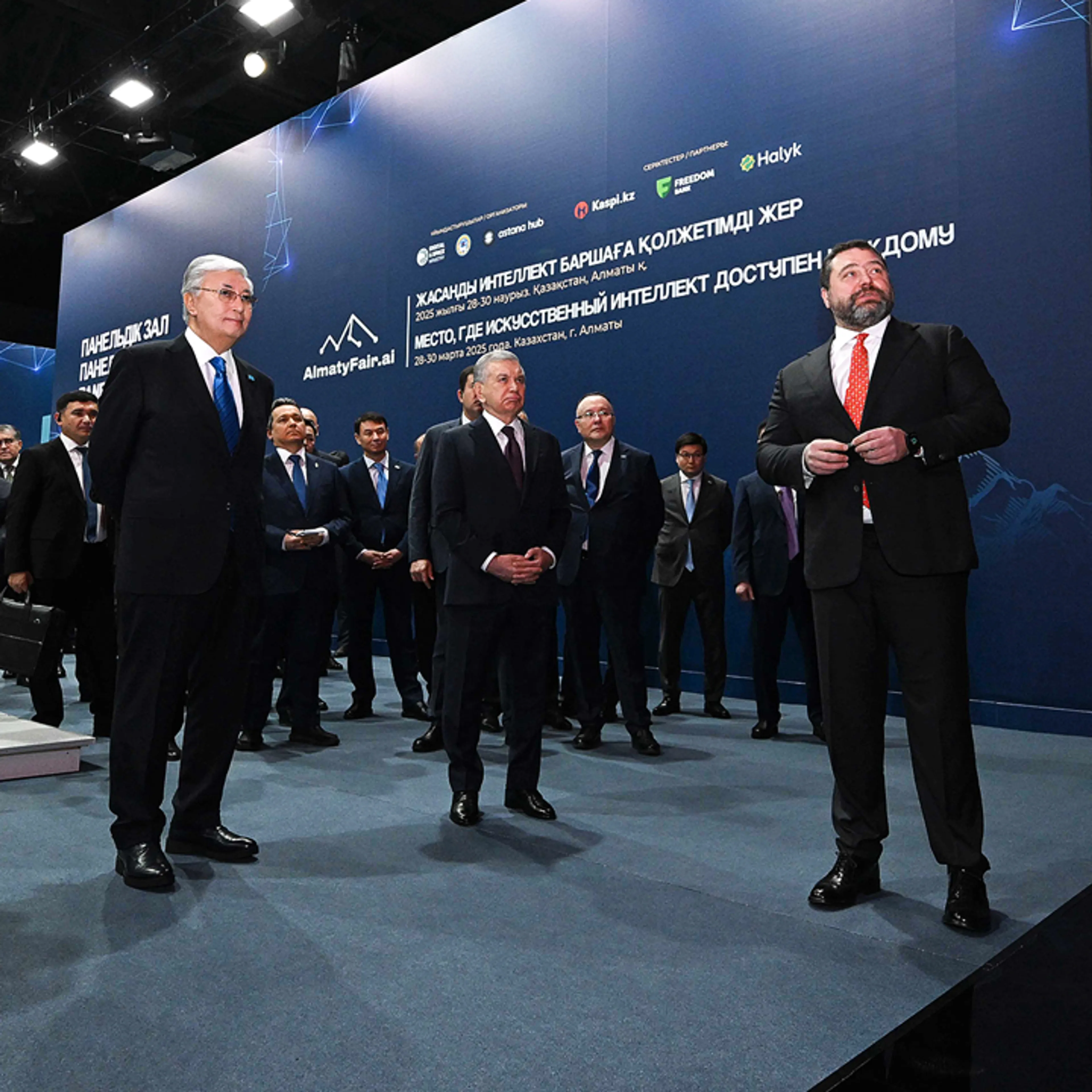 Капитал - Михаил Ломтадзе презентовал главам Казахстана и Узбекистана сервисы Kaspi.kz