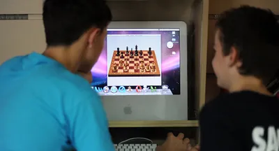 Как Асет Исекешев намерен отвлечь школьников от компьютеров?