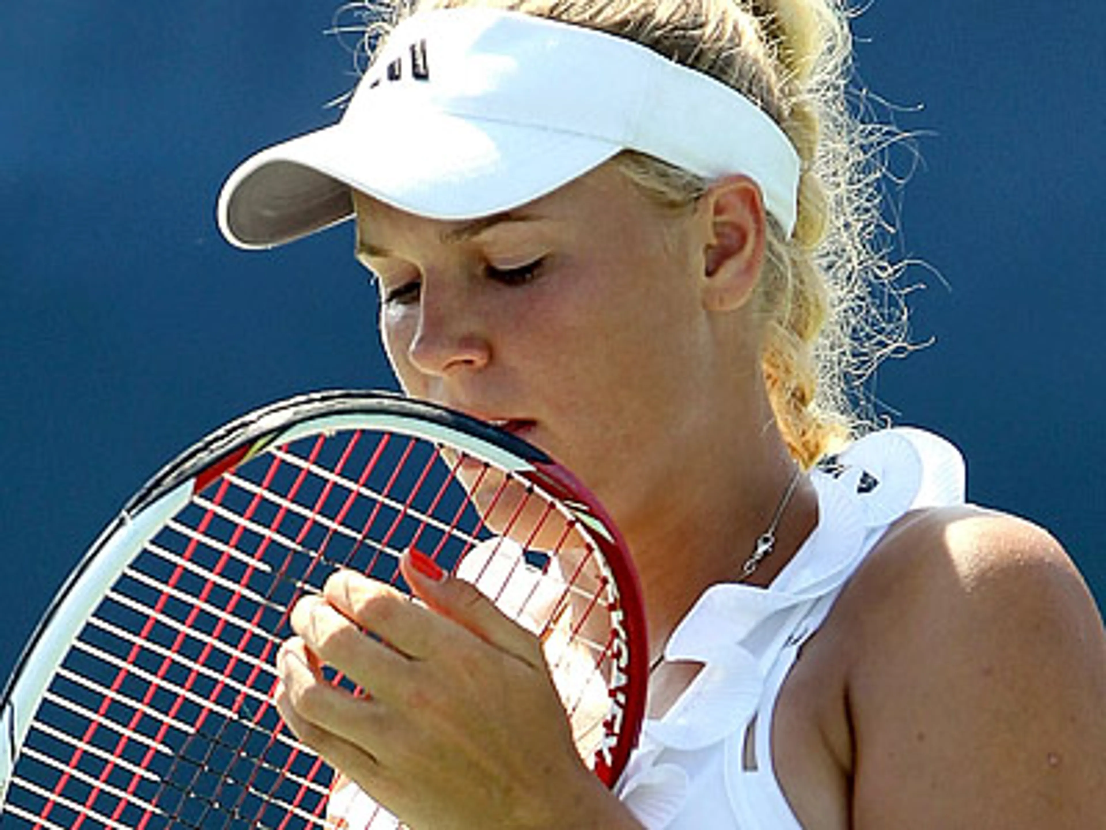 Капитал - Каролин Возняцки сенсационно проиграла китайской теннисистке