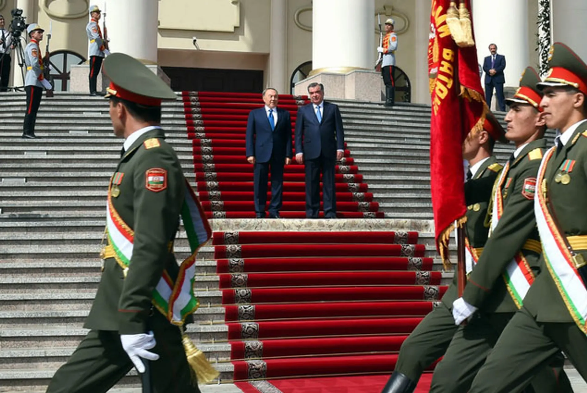 Капитал - Нурсултан Назарбаев провел встречу с Эмомали Рахмоном