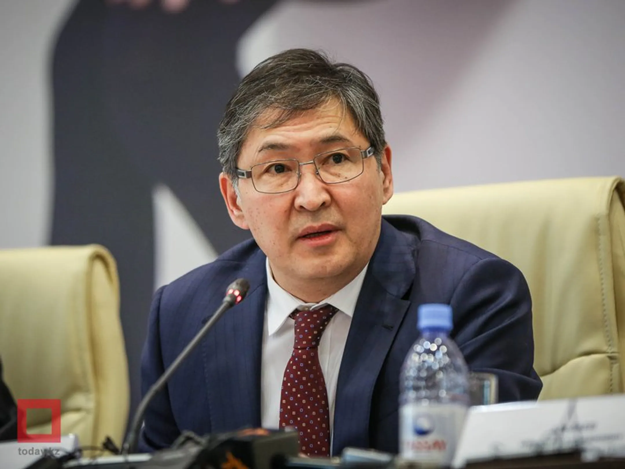 Ерлан Сагадиев планирует поднять зарплату учителям в 2017 году - Image Kapital.kz