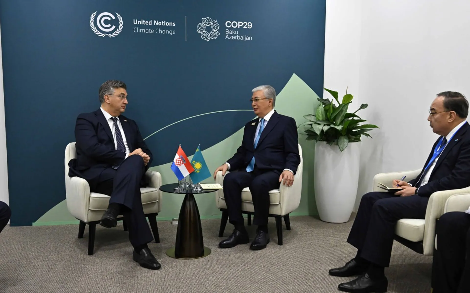 Капитал - Упрощение визового режима обсудил президент с премьером Хорватии